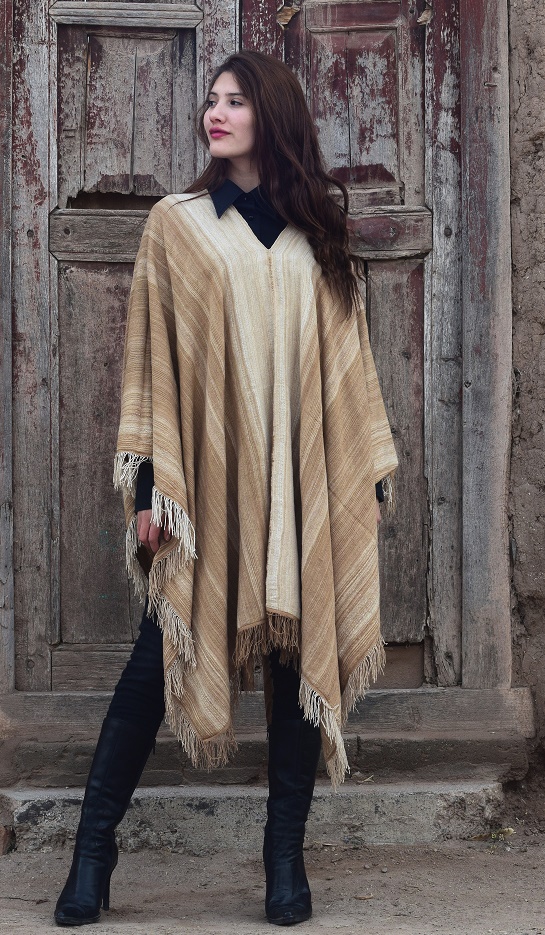 Poncho de Vicuña N° V208 Hilado Fino "Familia Avar Saracho" SOLO POR PEDIDO