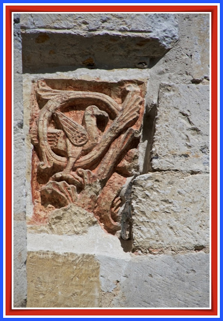 Capitel de pájaro del siglo XI