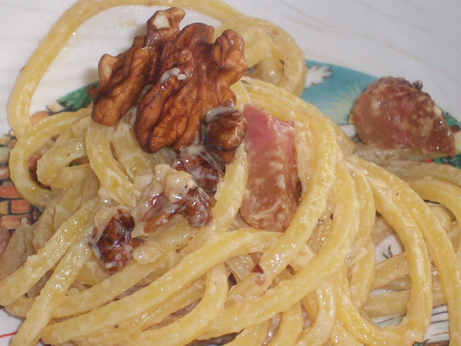 Valeria in Cucina Tonnarelli con Guanciale e Noci in Crema di Funghi