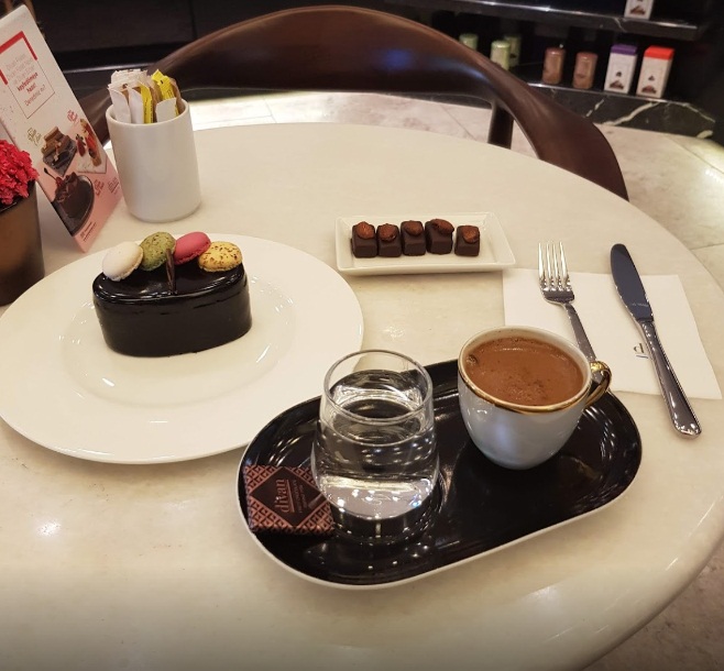 DİVAN PASTANELERİ KIZILAY ANKARA MENÜ FİYAT LİSTESİ Ne Kadara Yenir?