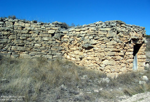 DESDE EL RINCÓN DE ADEMUZ LAS BARRACAS DE PIEDRA DE MAS DEL OLMO