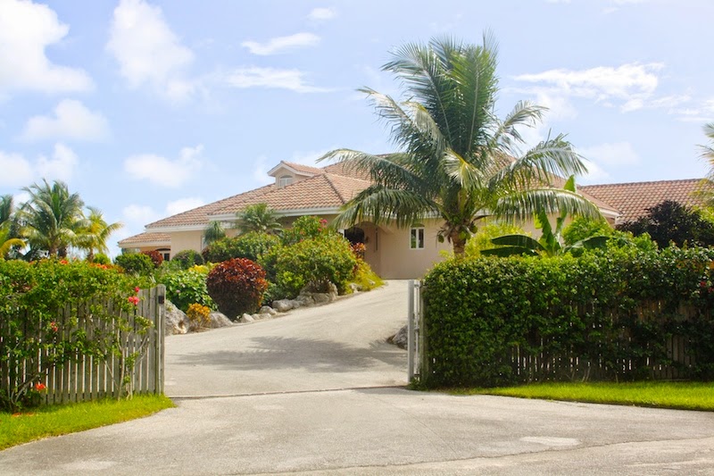 Taste Of Grand Bahama Spacious Waterfront Mansion on Grand Bahama Waterway