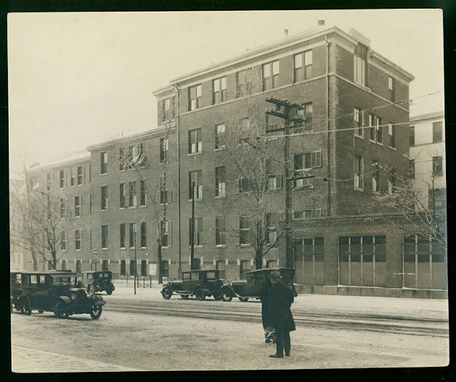John's Hopkins Medical School Women's Clinic - circa 1924