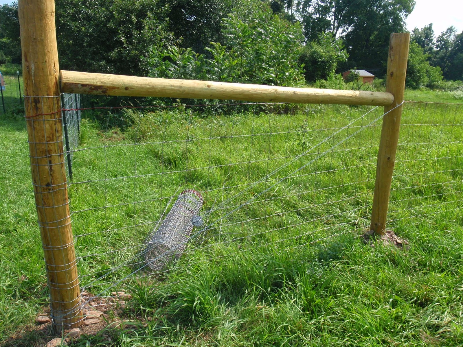 Autumn Hill Llamas & Fiber Finishing the Fence!!