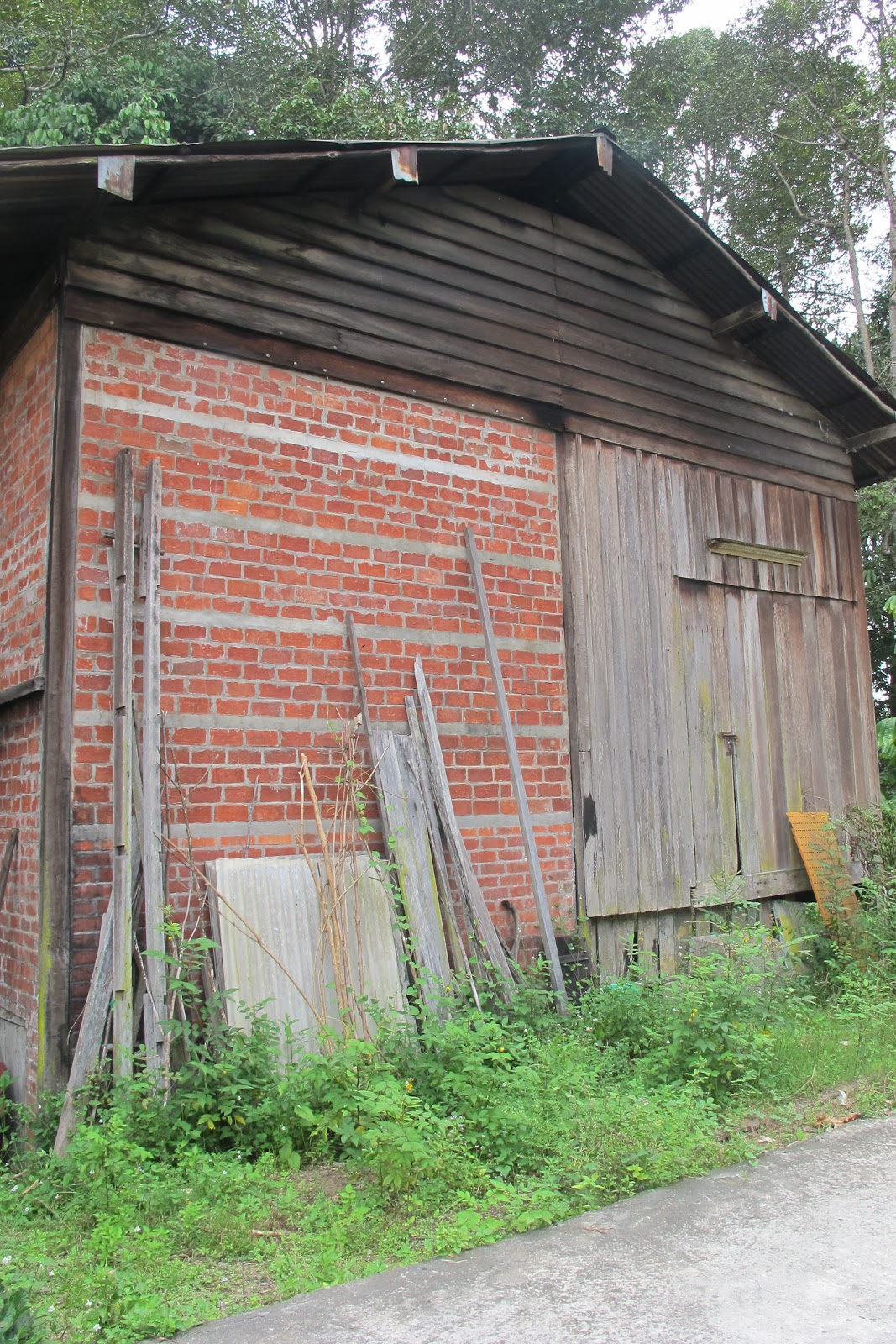 Sarawakiana2 A Foochow Rubber Smoke House