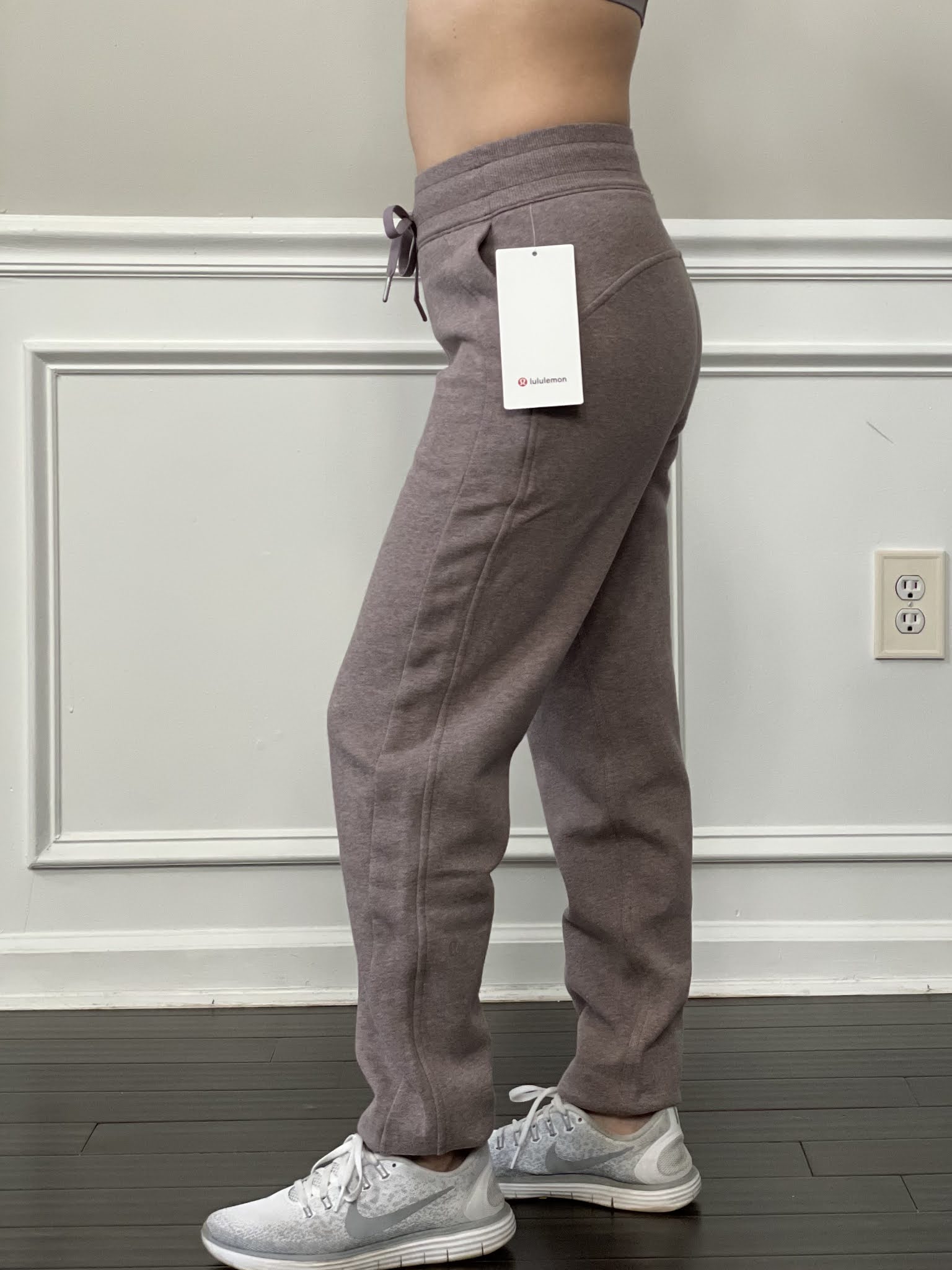 Size comparison for Scuba Joggers, Ready to Fleece Joggers, Peaceful  Moments Pullover, Down for it All Jacket + some fit pics of the new Wunder  Puff color : r/lululemon