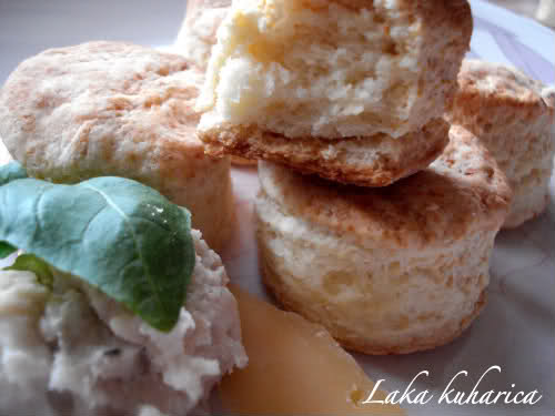 Southern biscuits by Laka kuharica: flaky, buttery biscuits typical for the American South cuisine.