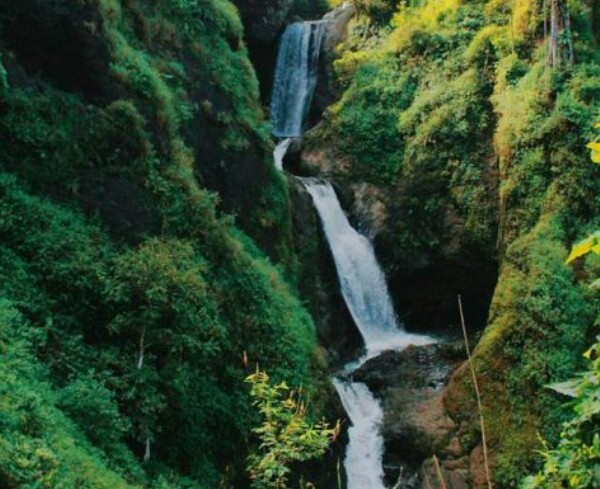 Pesona 10 Tempat Wisata Curug (Air Terjun) Di Garut Jawa ...