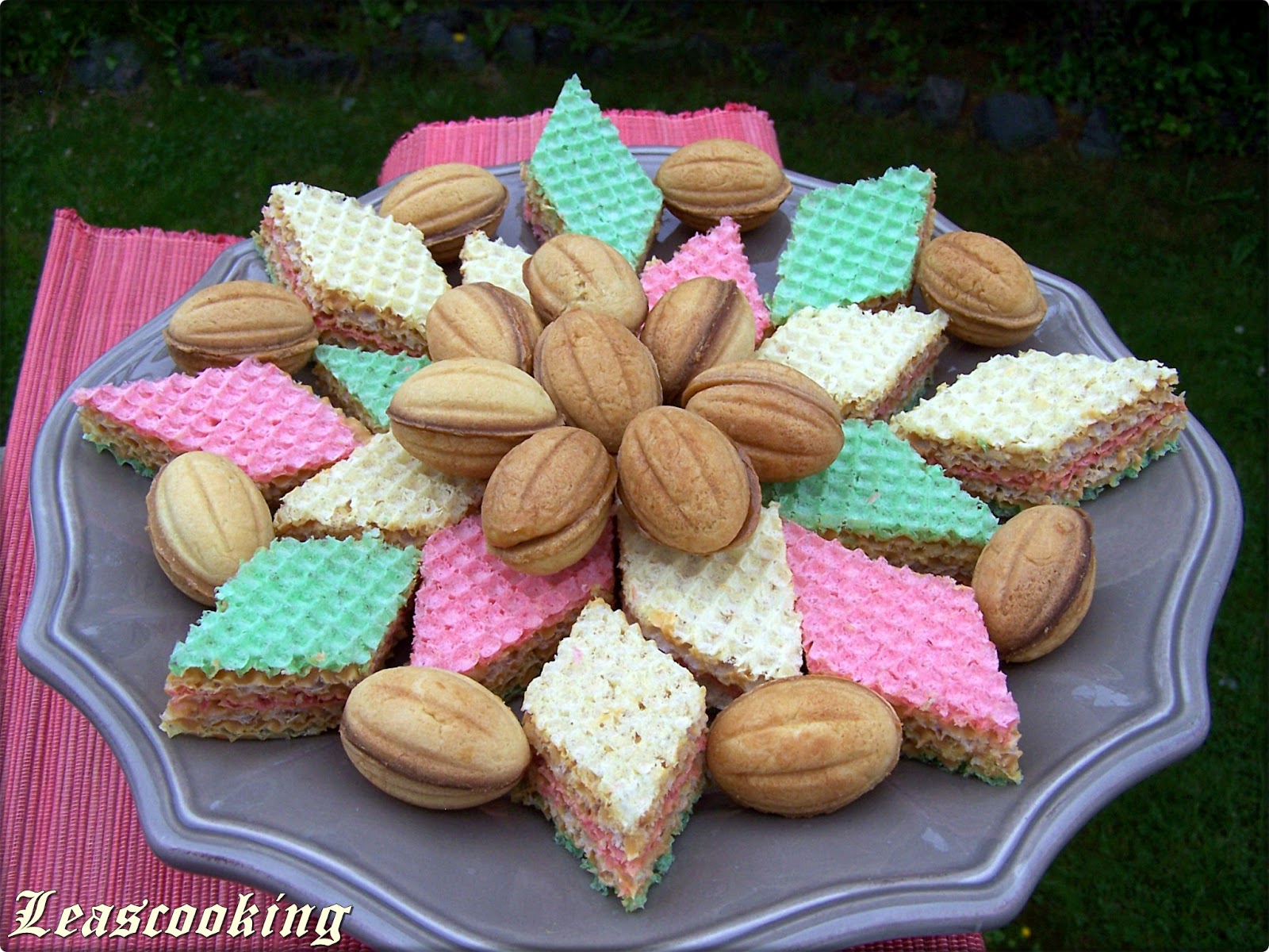 Lea's Cooking Walnut Cookies Recipe "Oreshki" { Орешки со Cгущенкой}