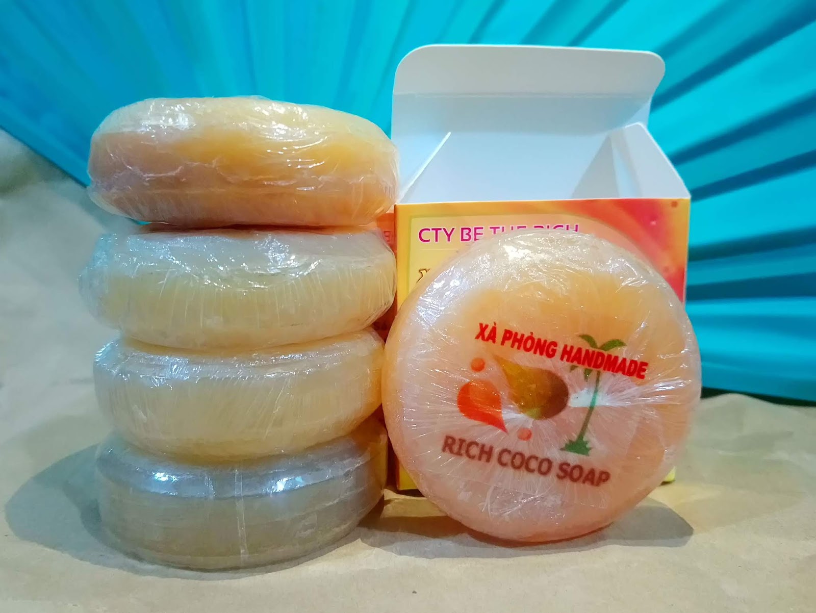 Souvenirs Vietnam Handmade Coconut oil & Turmeric soap 100g