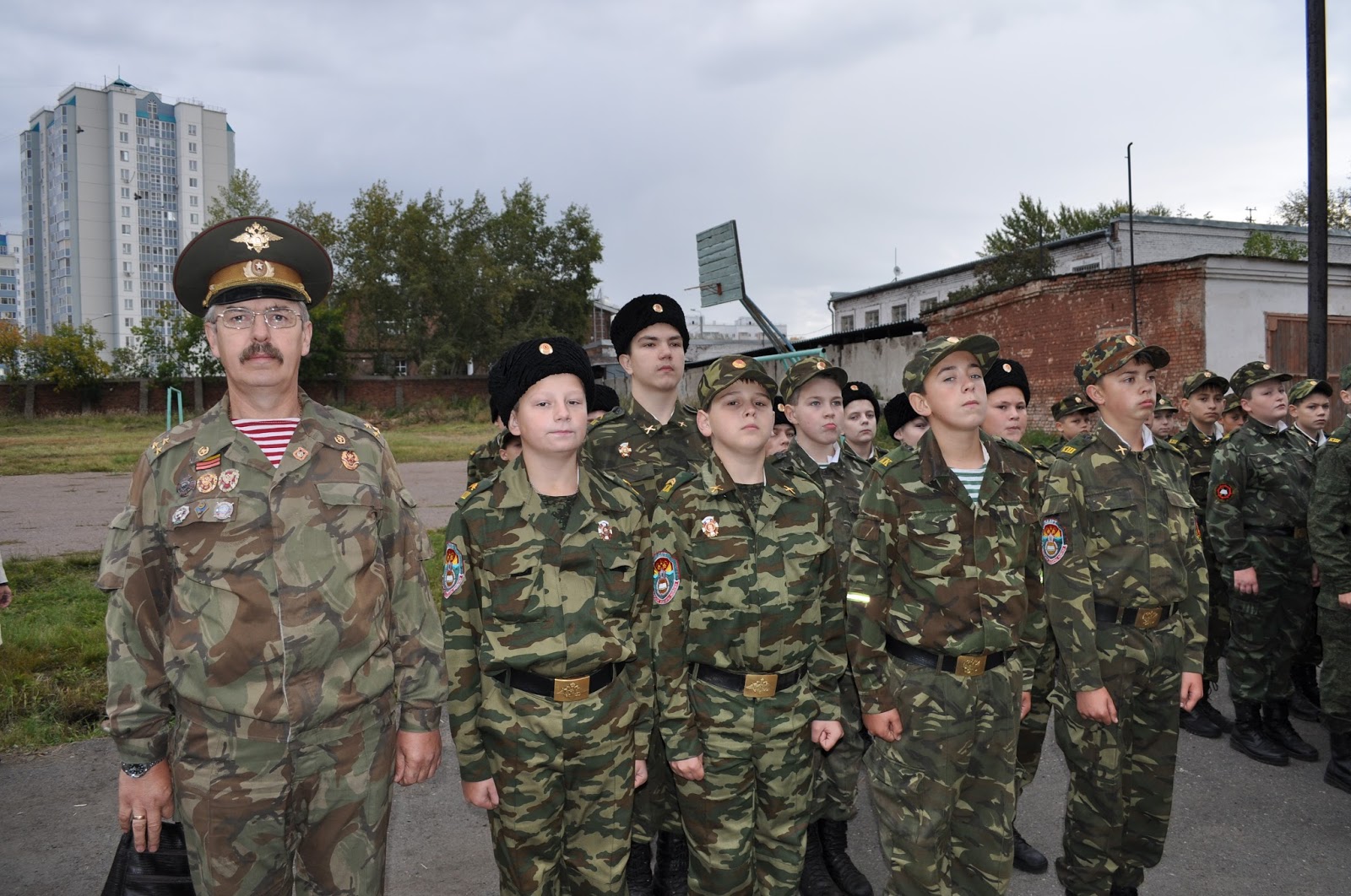 Пансион государственных воспитанниц волжский бульвар. Кадетская школа-интернат 9 имени язова. Кадетская школа номер 9 омск. Кши 9 московский пансион государственных воспитанниц. Кадетской школы интерната 9.