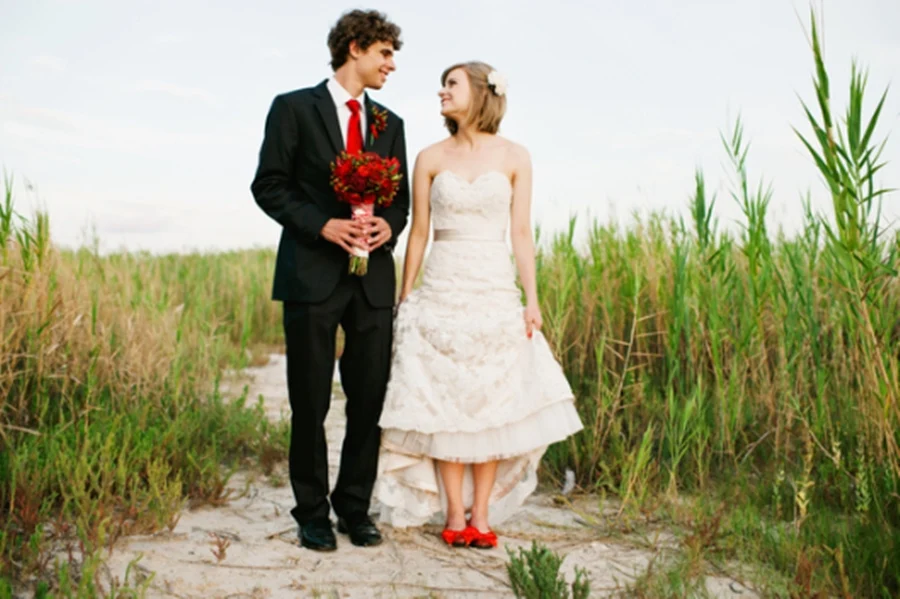 Sapato da noiva para casamento vermelho e branco