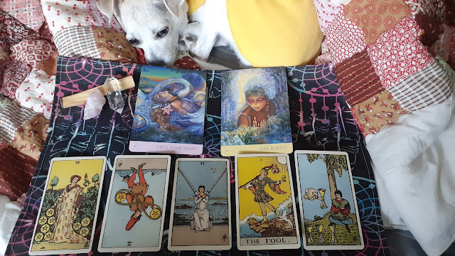 April Monthly Tarot Reading