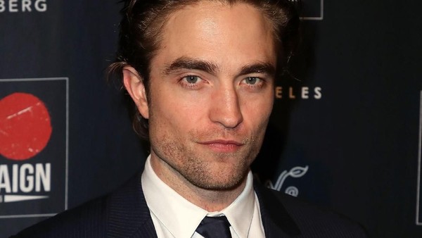 Aktor Robert Pattinson Positif Terinfeksi Virus Corona