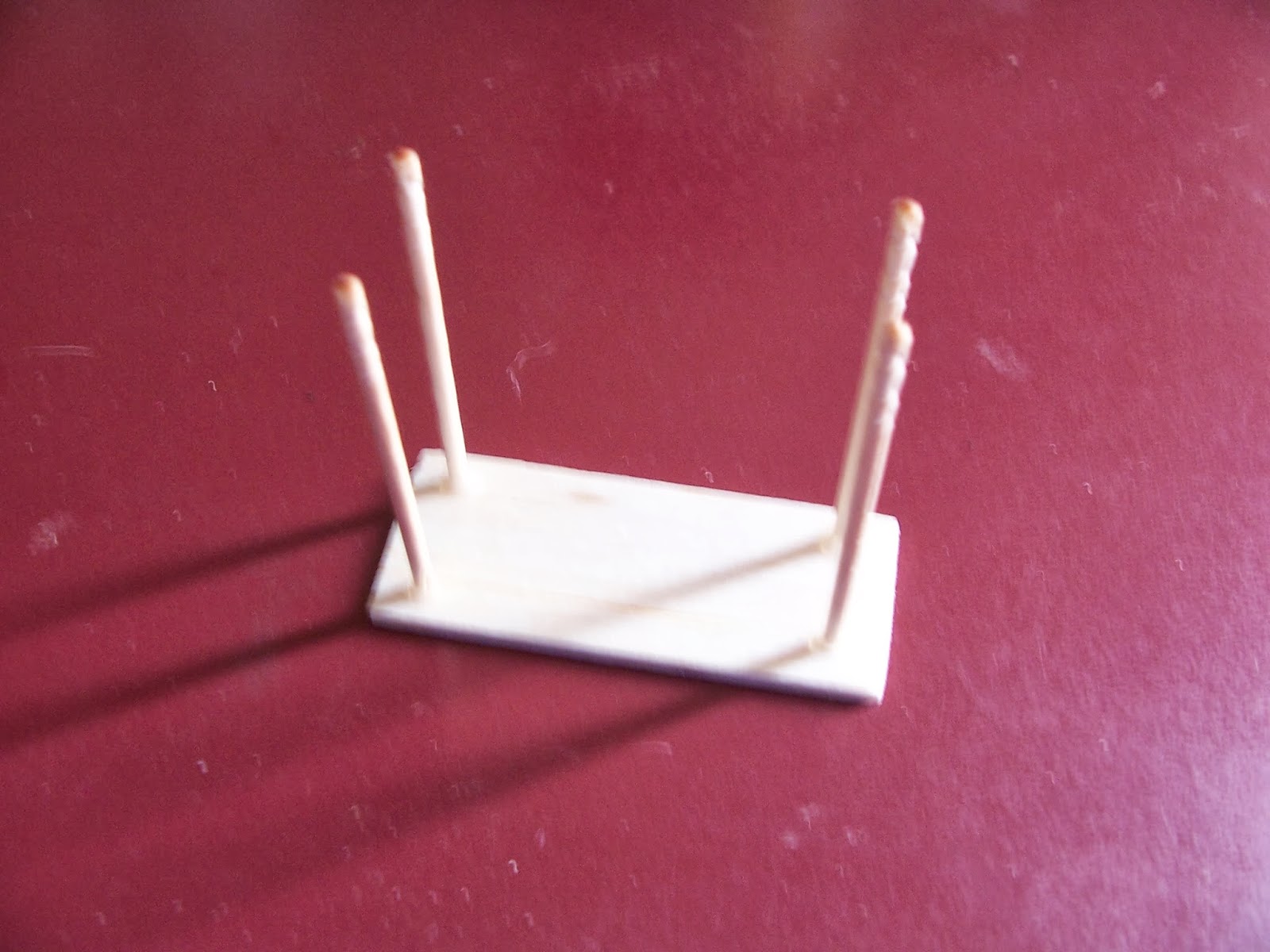 Hum Bug Crafts: A quick tutorial of a Miniature Side Table