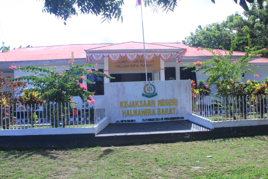 Penyidik Kejari Halbar Periksa Kades Togoreba Selama 7 Jam Brindonews Com