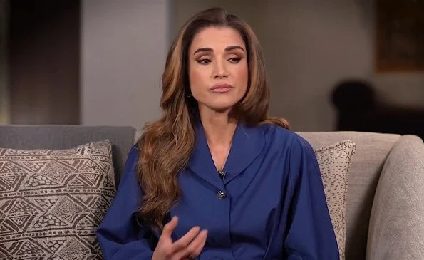 Queen Rania wore a royal blue winged collar shirt dress from Liya