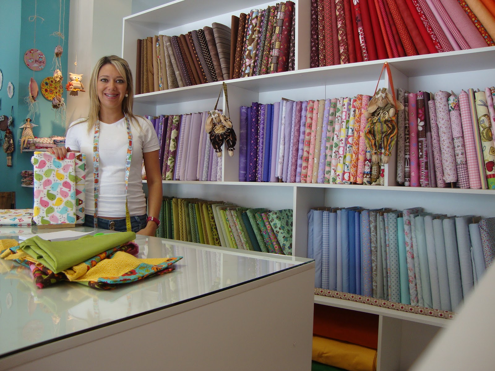 Armazém Art & Tecidos: Tecidos, aviamentos, cursos, oficinas, presentes ...
