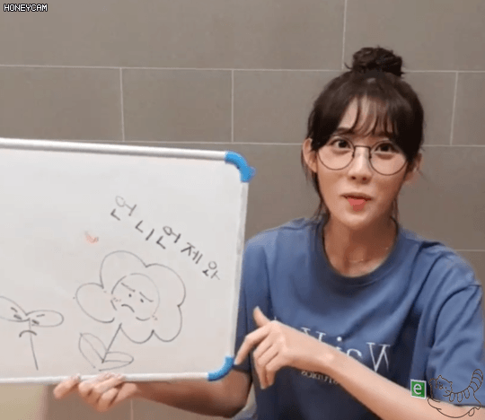 우주소녀  그림 그렸루다
