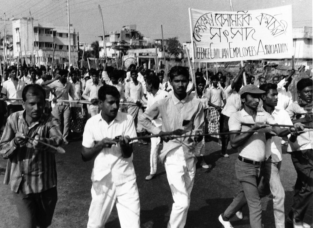 дакка бангладеш перенаселение. индо-пакистанская война 1971 карта. бангладеш улицы дакки. дакка бангладеш трущобы. индия пакистан бангладеш.