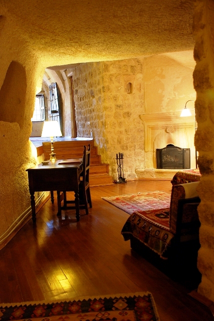hotel dentro de las rocas en capadocia