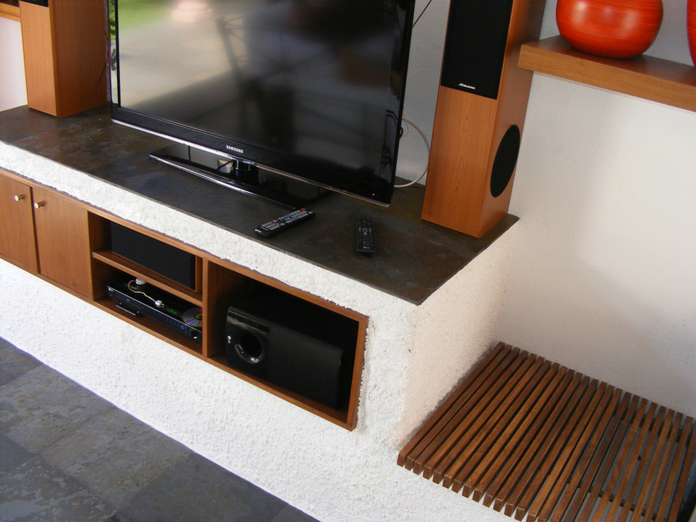 Plus AyD: MUEBLE MULTIFUNCIONAL EN LA TERRAZA