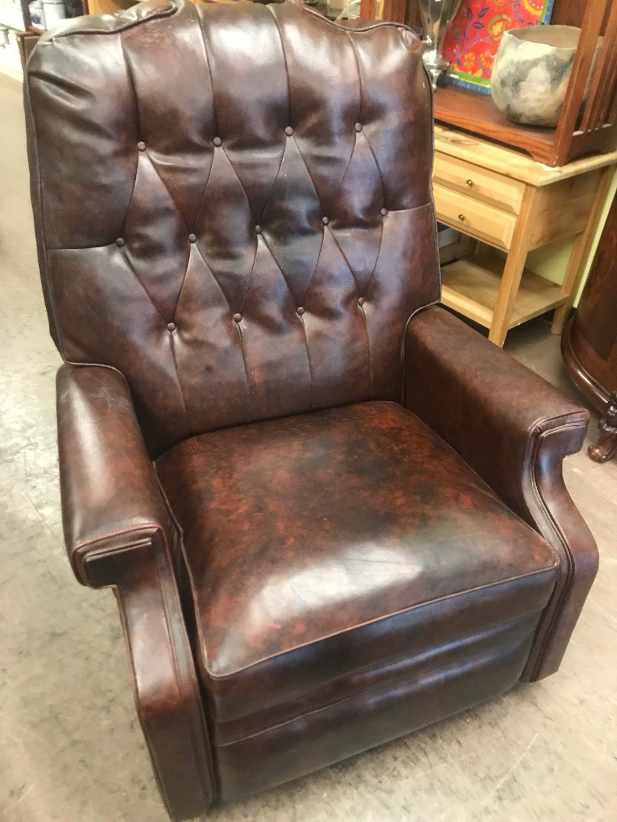 UHURU FURNITURE & COLLECTIBLES SOLD **BARGAIN BUY** 26379 Vintage