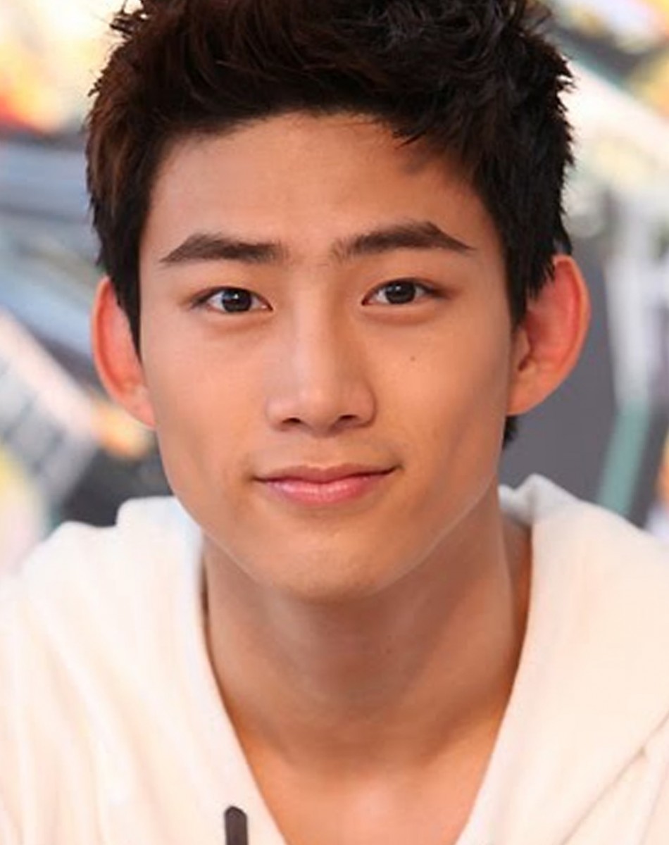 Everything About 2PM: [News] 2PM Taecyeon A Model Student? Attendance