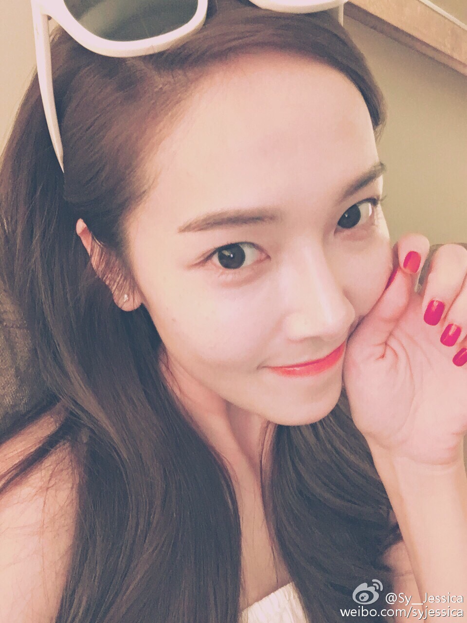 Check out the lovely selfies from Jessica Jung - Wonderful Generation