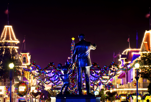 when do they remove christmas decorations at disneyland when do they remove christmas decorations at disneyland