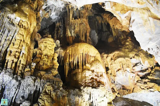 Tien Son Cave, Vietnam