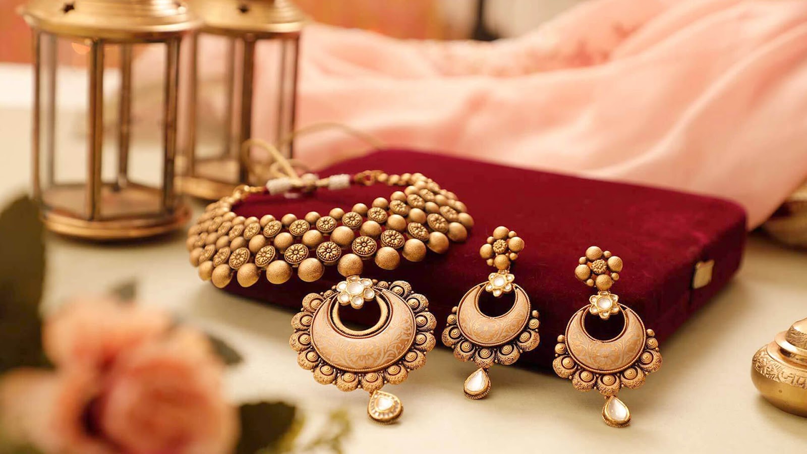 Where To Sell Old Gold Jewelry To Get A Heavy Price In Return?