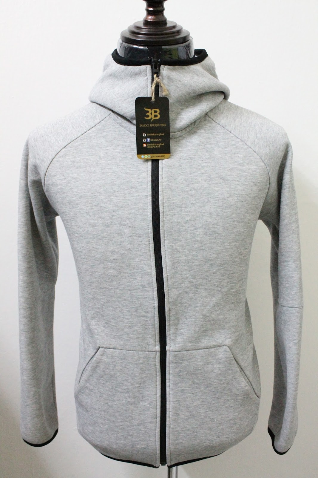 BUNDLEBARANGBAEK: Original UNIQLO Hoodie Sweater ( SOLD OUT )