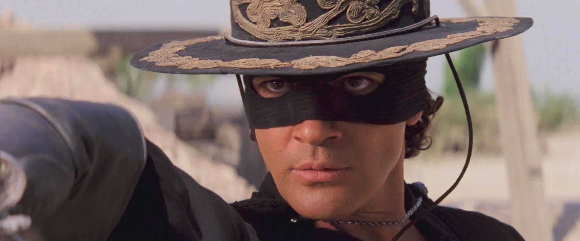 The Mask of Zorro (1998) .