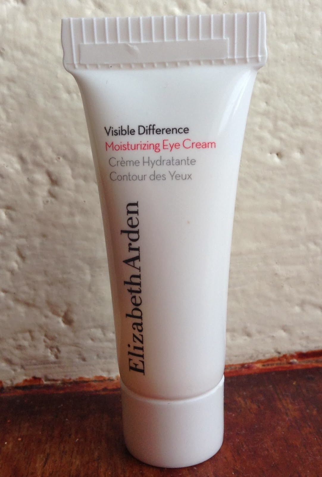 Elizabeth Arden Visible Difference Moisturizing Eye Cream Review