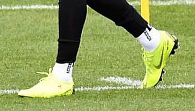 No Nikes - Here Is Which New Football Socks Neymar Is Wearing Since ...