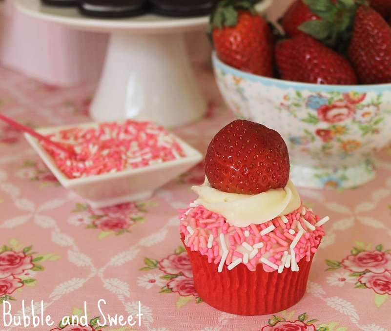 Bubble and Sweet How to Host a Cupcake Decorating Birthday Party