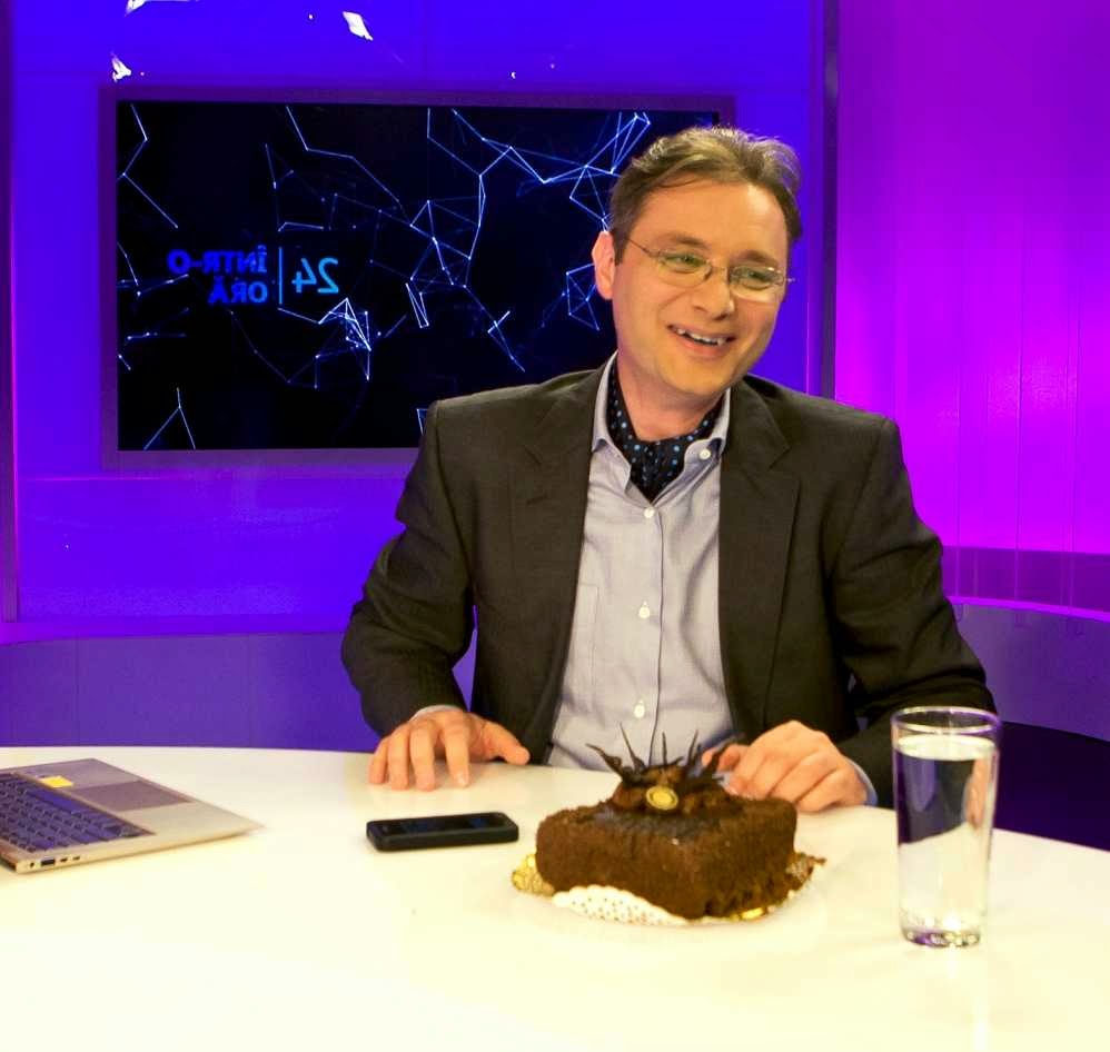 BIOGRAFIE LUCA NICULESCU REDACTORUL SEF DE LA RFI membru al juriului