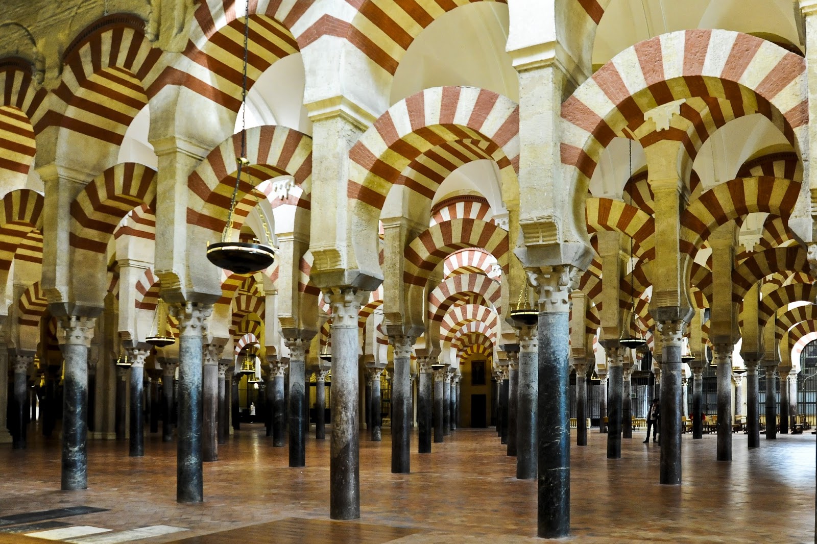La Llum de Tol La Mezquita