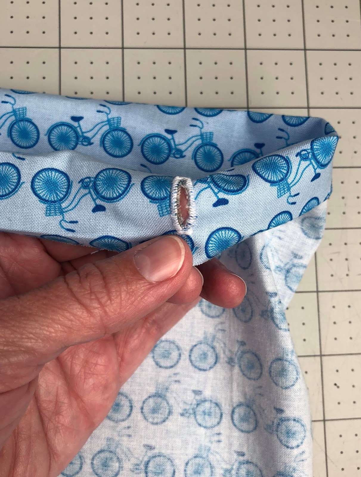 Create Kids Couture Make an Adjustable Waist Using Buttonhole Elastic