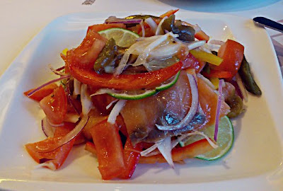 犬の水中毒:原因、症状、治療法