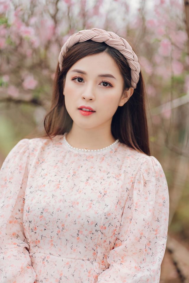 3 co gai nguoi Tay xinh dep he xuat hien tren livestream truyen hinh la gay chu y 1584289524 57 th o 1 1583726335 width640height96 1654848309 928 width640height960