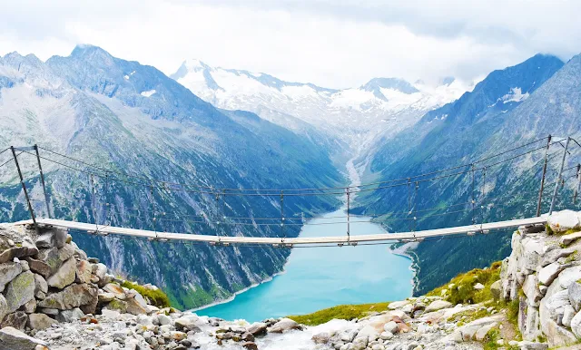 Excursión a Olpererhütte, puente colgante Austria