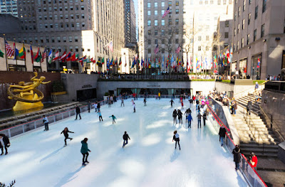 La patinoire devant Rockefeller est mondialement connue