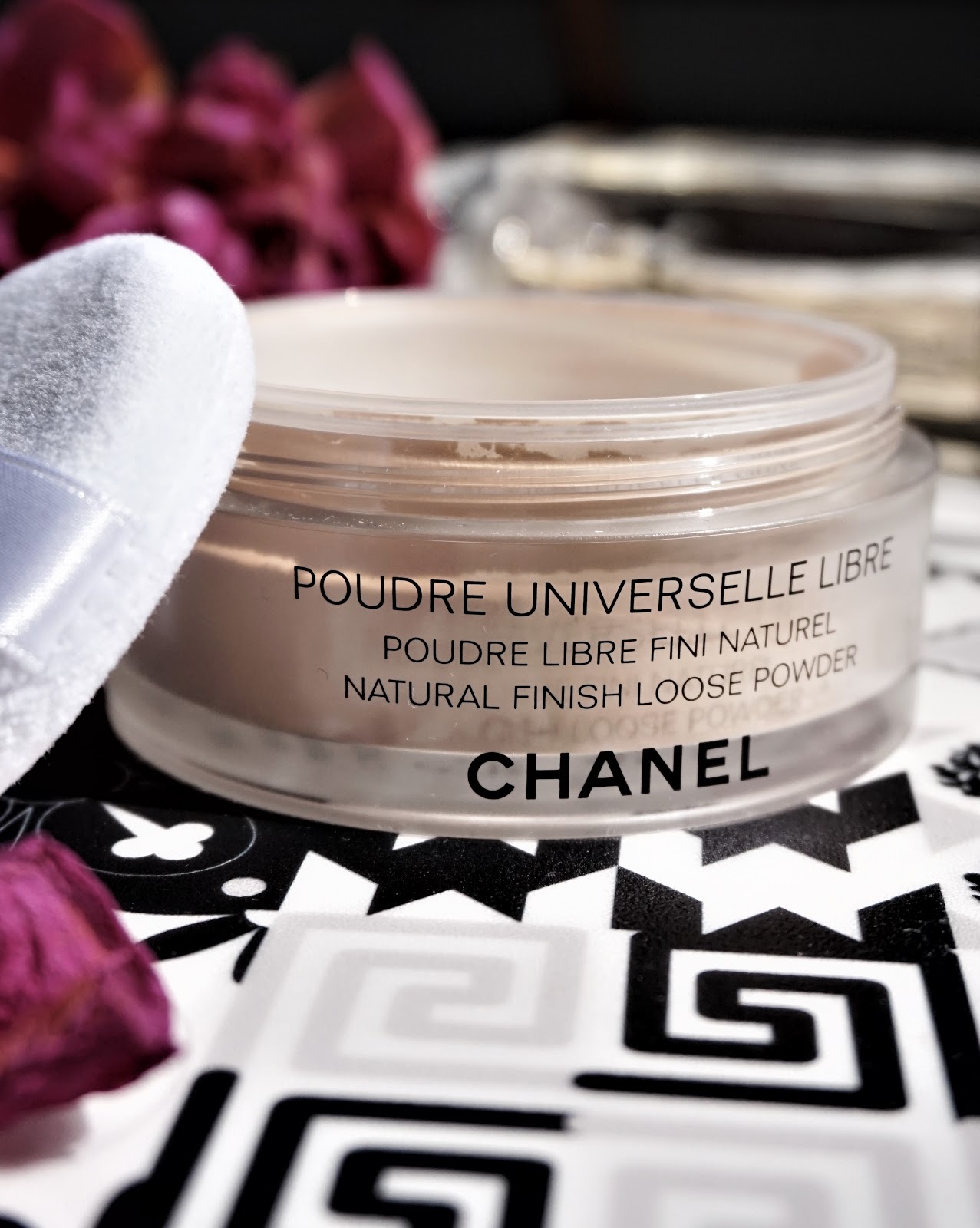 manuskript Stoop Genre La poudre universelle libre de Chanel, mon must have ! | The Mariette Blog
