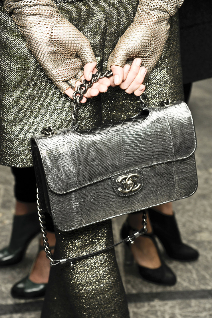 Chanel Fall 2012 details backstage