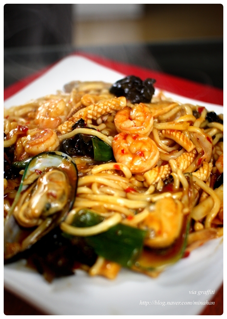 Korean & Asian Food StirFry JJamppong (川式水炒麵) Chinese Food