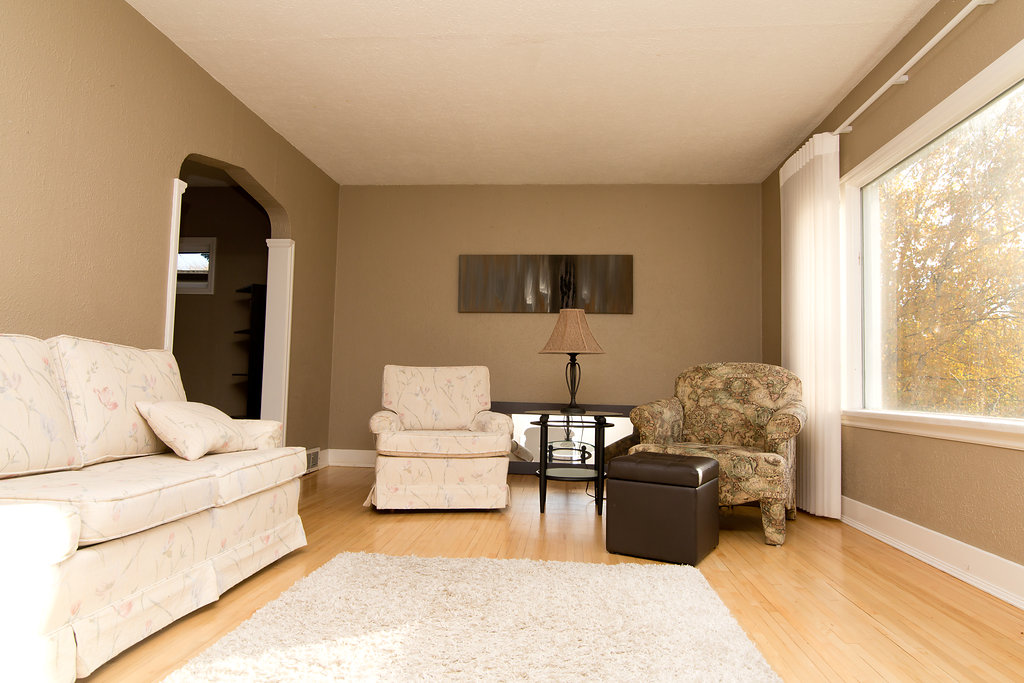 ROYAL LEPAGE Carman 137 2nd Street SE Carman, MB