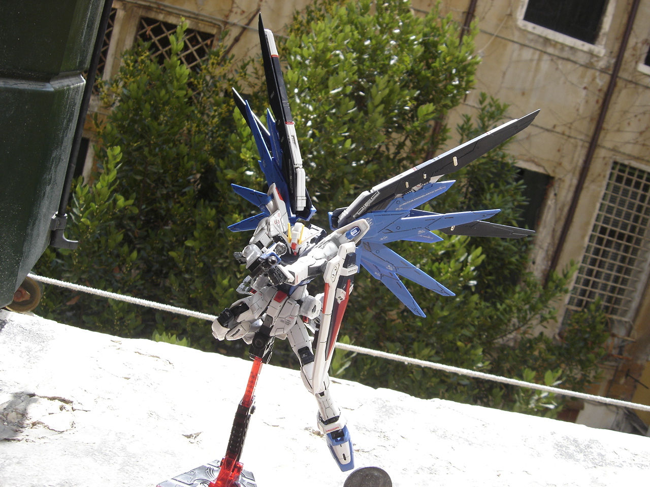 Maquette Gundam RG 1/144 Freedom Gundam à Assembler - Sans Colle, Taille 13 Cm - Kit Gunpla Pour Débutants Et Expérimentés