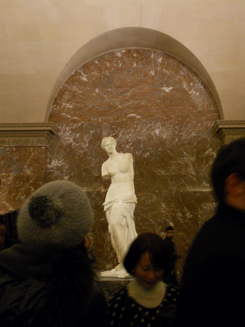 inside Paris Louvre Museum 
